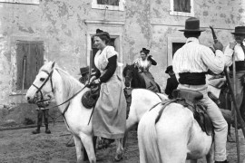 Fanfonne aux Saintes-Maries de la mer en 1910 (Col. Robert Faure)