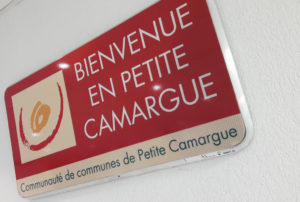 Lire la suite à propos de l’article La communauté de communes de Petite Camargue se dote d’une nouvelle signalétique territoriale