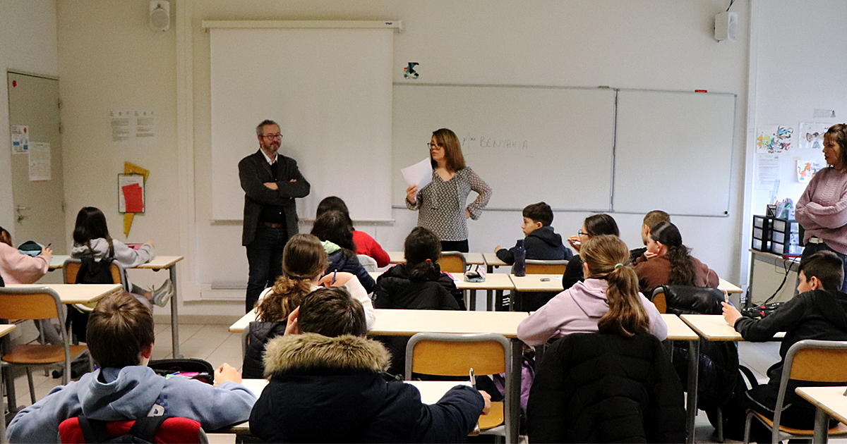 You are currently viewing 400 élèves du collège la Vallée Verte de Vauvert ont participé à la dictée francophone