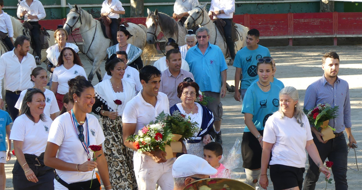 You are currently viewing <em>Contre-piste</em> La chronique Bouvine de Marie-France Sabatié<br>Aigues-Vives : Finale du Sarment d’Or</br>