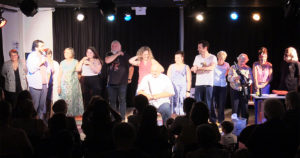 Lire la suite à propos de l’article Festival théâtre : Une ambiance rafraîchissante et un spectacle de clôture endiablé !