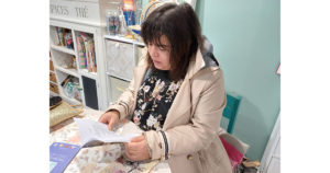 Lire la suite à propos de l’article Vauvert : l’artiste Emy Peyre signe son second recueil de poèmes