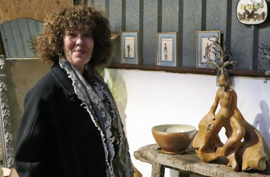 Vauvert : Au Village du brocanteur, les époques se mélangent chez Samia