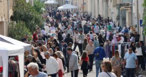 Lire la suite à propos de l’article Beau succès pour le vide-grenier du 1er mai à Beauvoisin